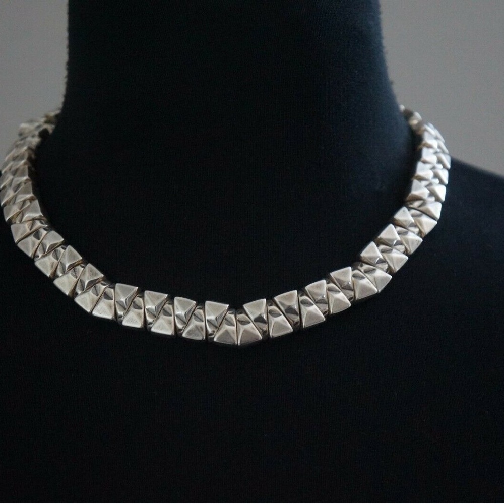 NWT Uno de 50 Silver-Plated Sarabi Triangle Necklace